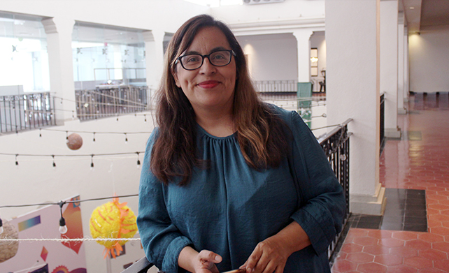 La autora Mónica Mateos